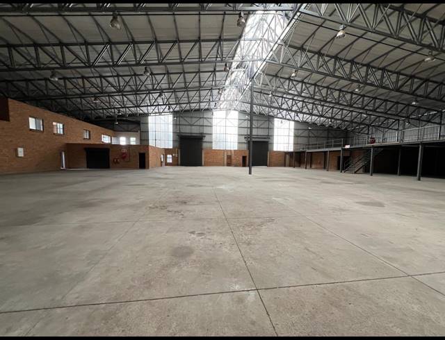2,499M² WAREHOUSE TO LET IN LASER PARK